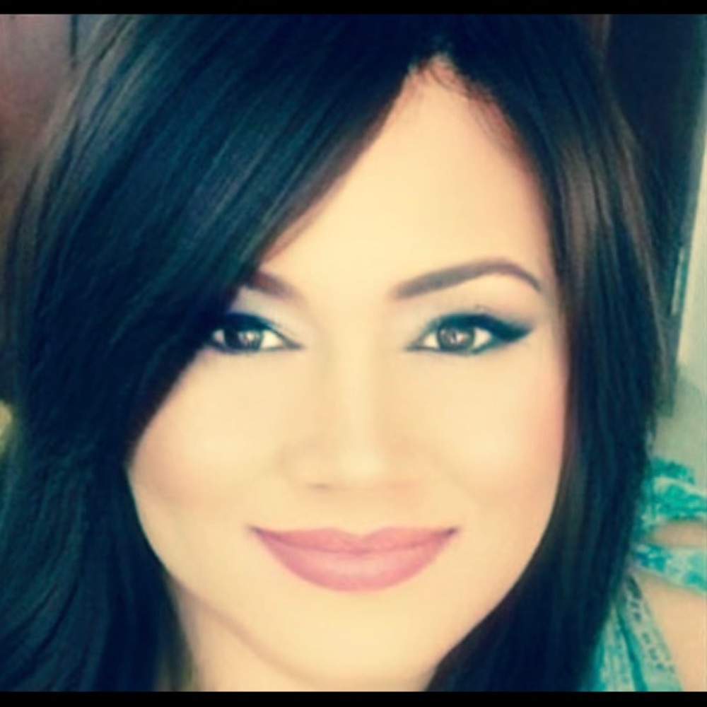 Meet your Posher, Dennisse